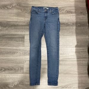 Levi’s 711 skinny size 26